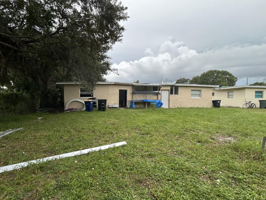 Photo of 506 HOLLY Avenue #A &amp; B, Fort Pierce, FL 34982 (MLS # B26075342)