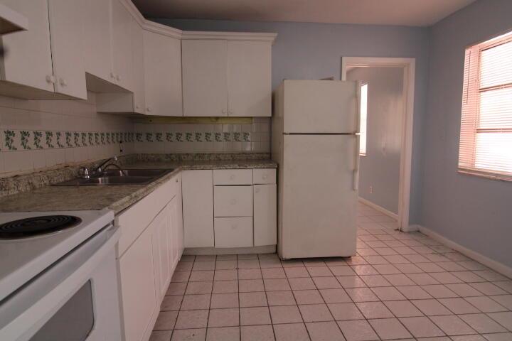 RIVIERA BEACH HEIGHTS ADD - Residential