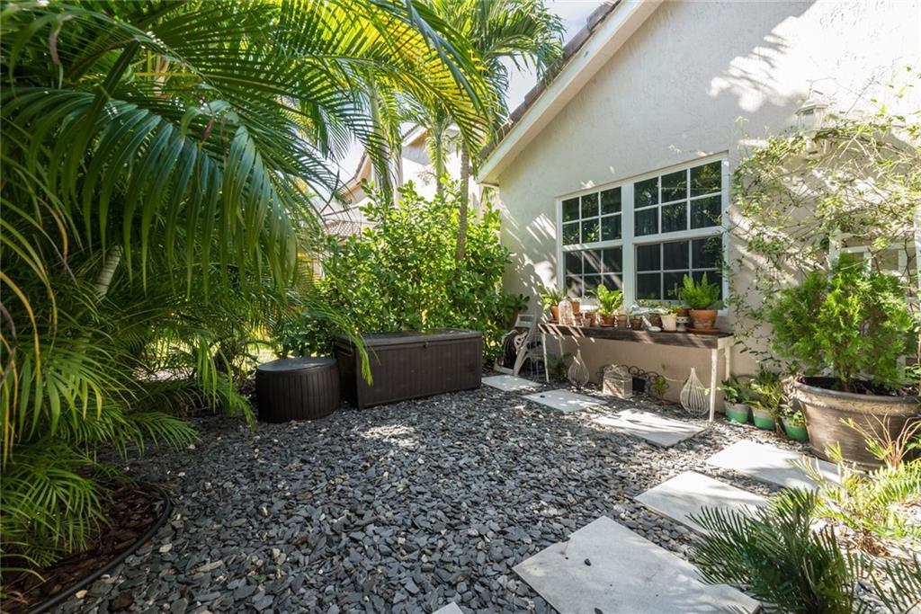 Lennox Isles - Residential