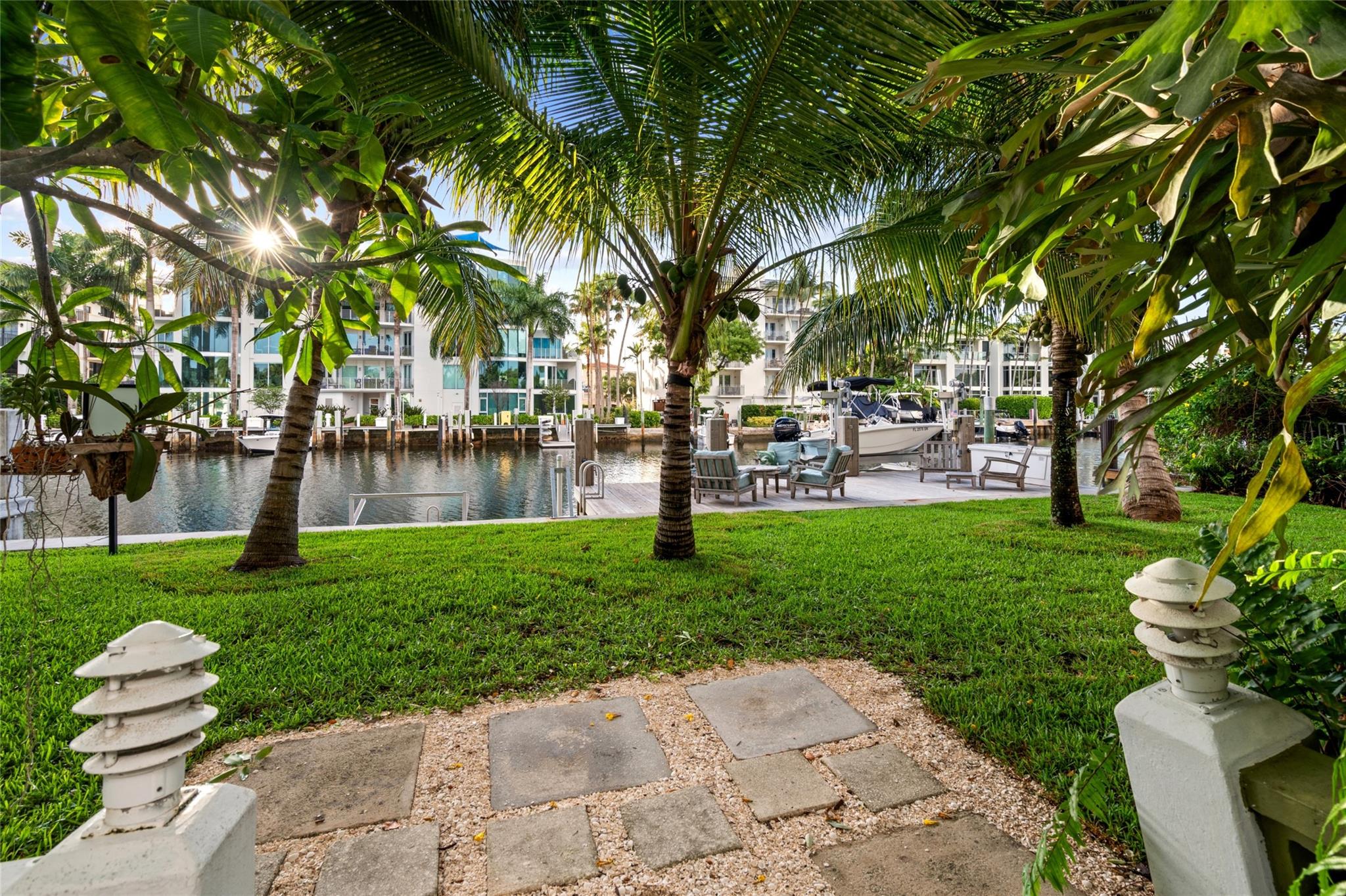 Las Olas - Victoria Isles - Residential