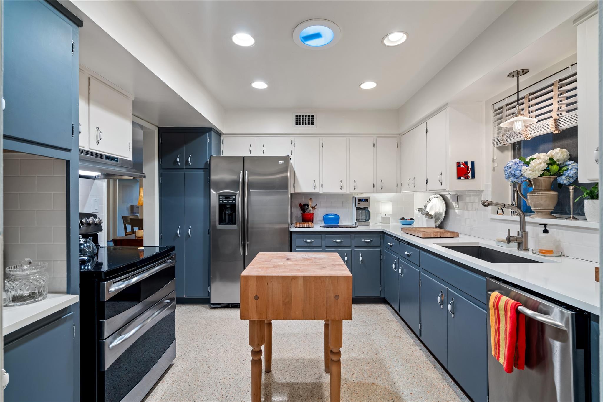 Las Olas - Victoria Isles - Residential