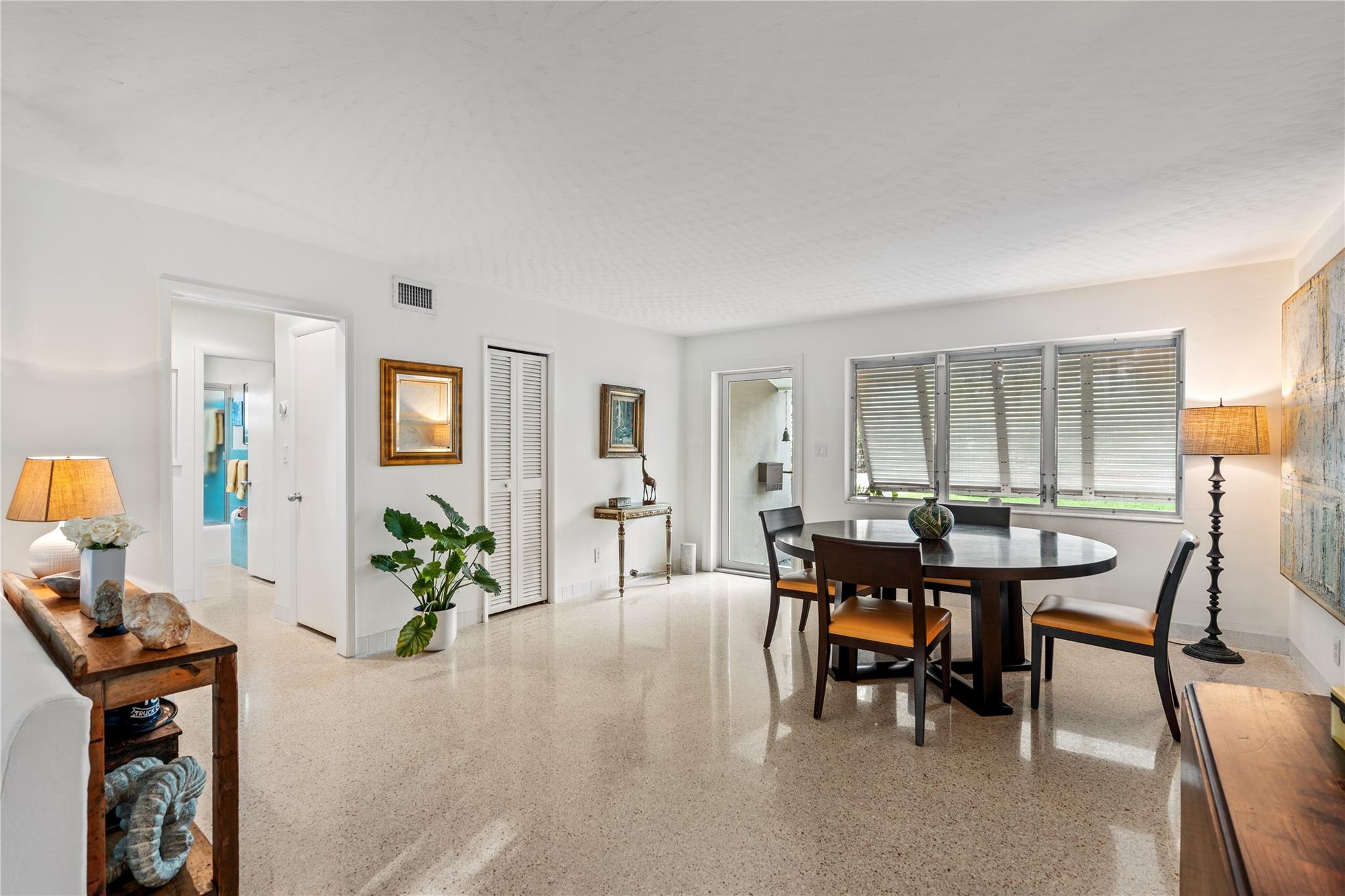 Las Olas - Victoria Isles - Residential