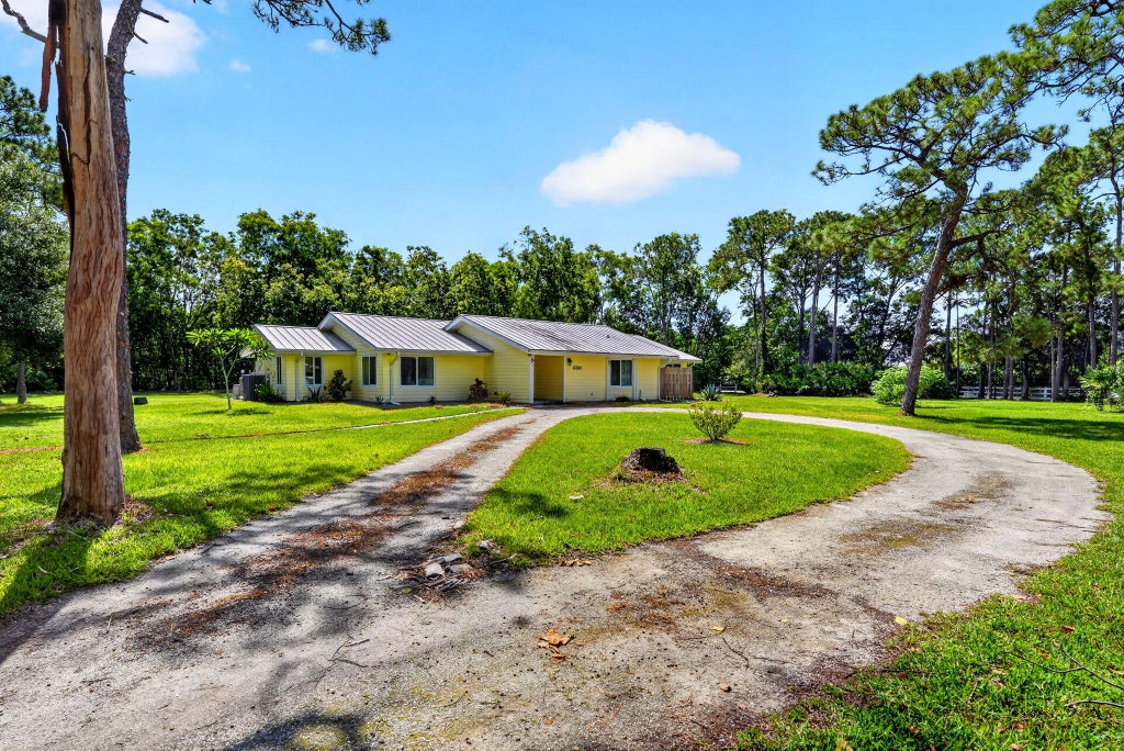 Photo of 16780 HAYNIE Lane, Jupiter, FL 33478 (MLS # B26062917)