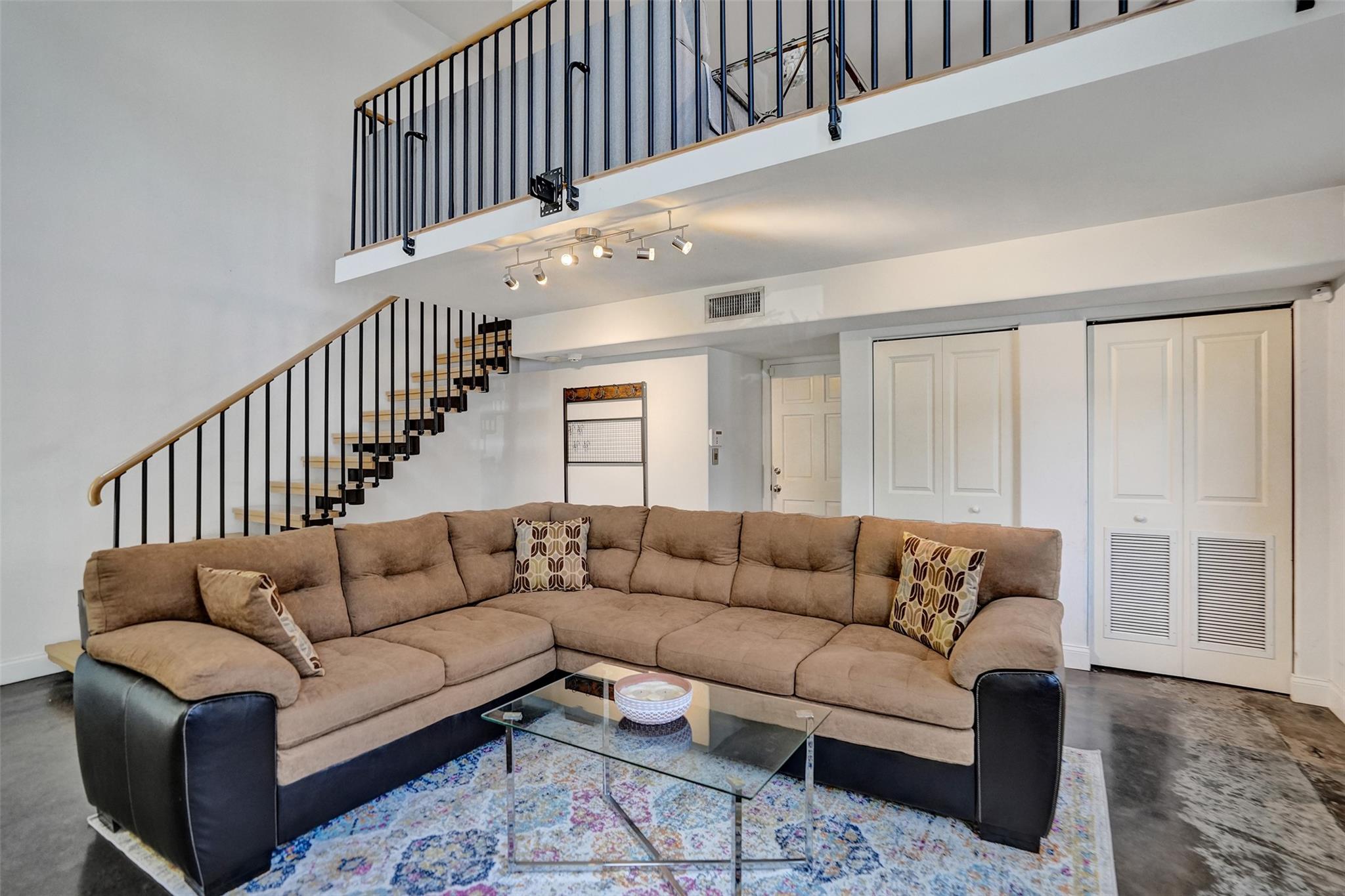 816 SW 4th Ave 10