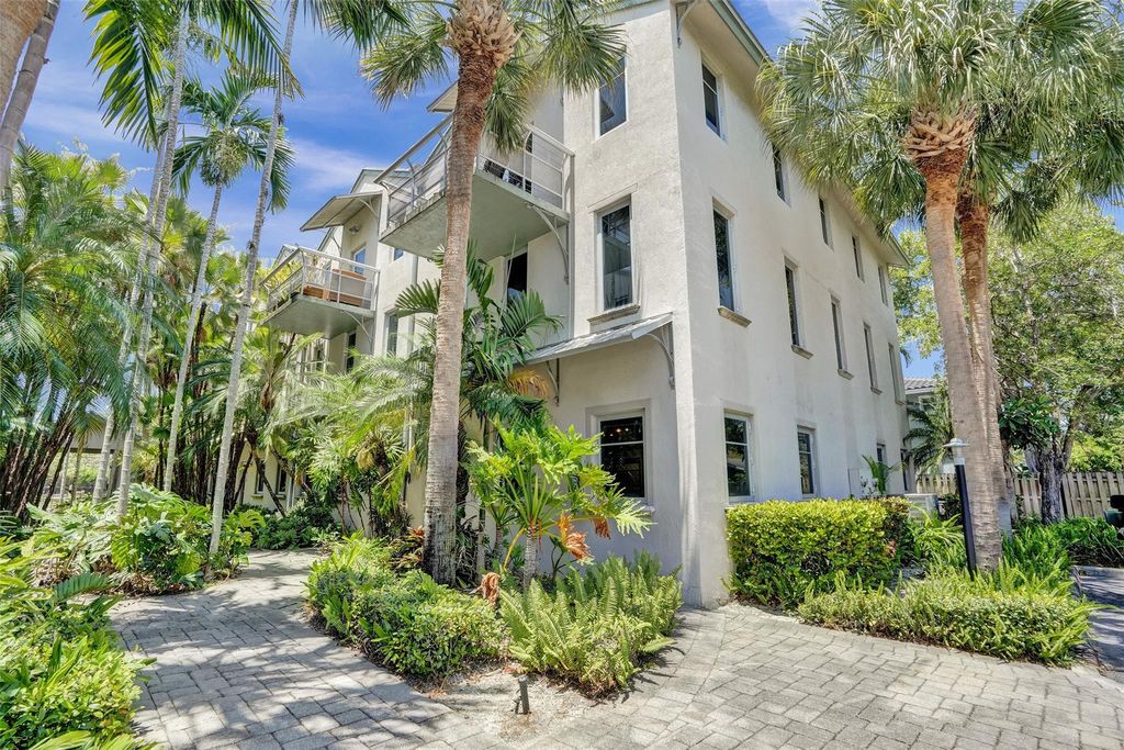 Photo of 816 SW 4th Avenue #10, Fort Lauderdale, FL 33315 (MLS # F10500036)