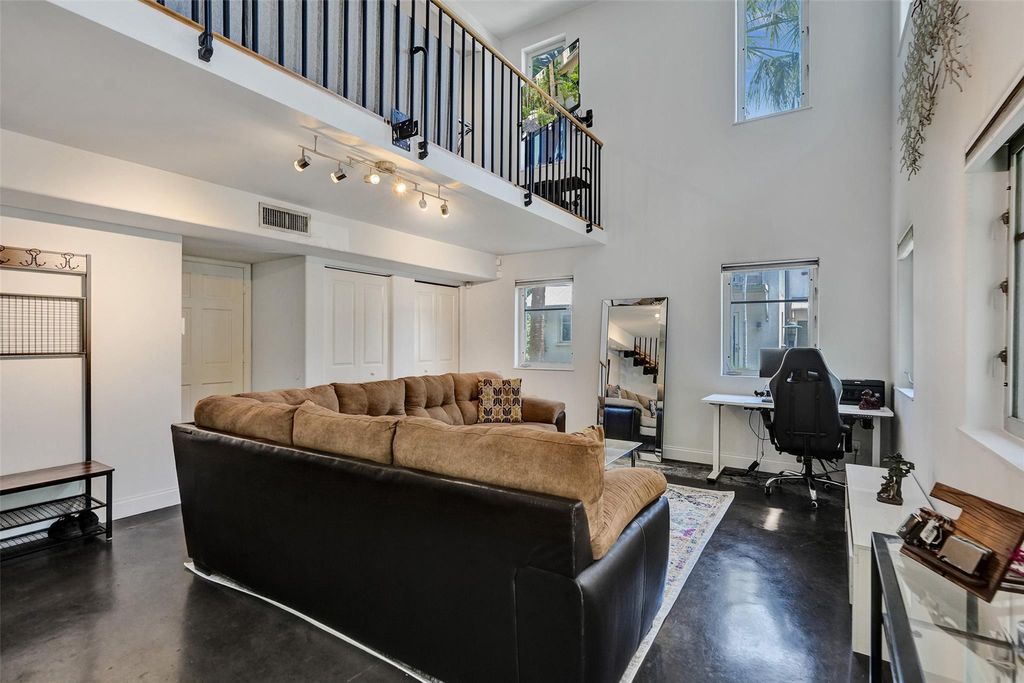 Photo of 816 SW 4th Avenue #10, Fort Lauderdale, FL 33315 (MLS # F10500036)