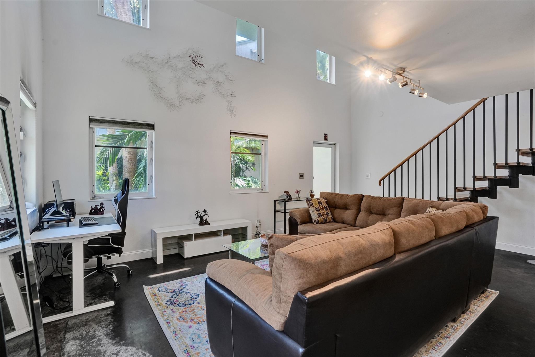816 SW 4th Ave 10