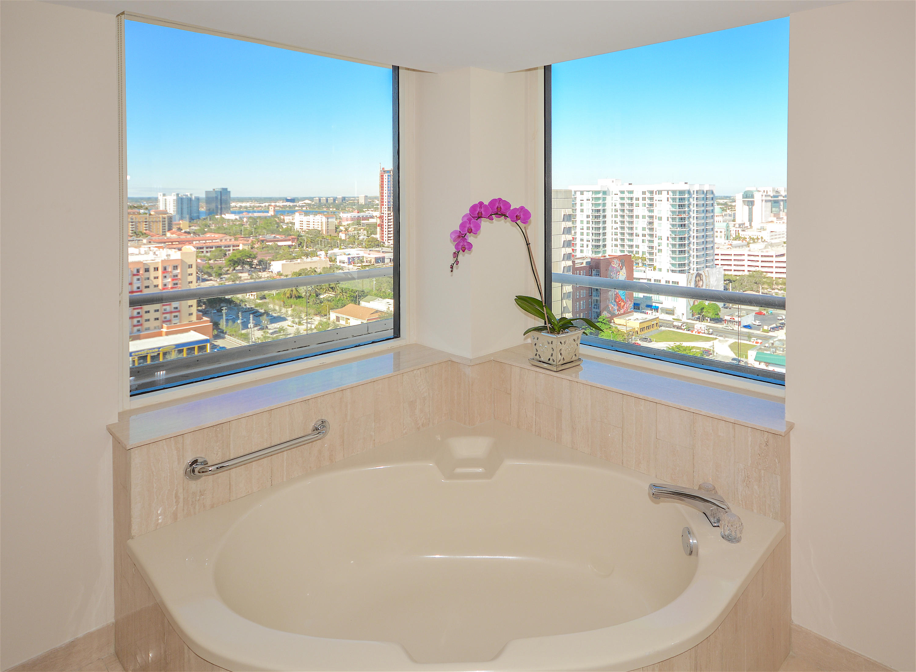 TRUMP PLAZA OF THE PALM B - Residential