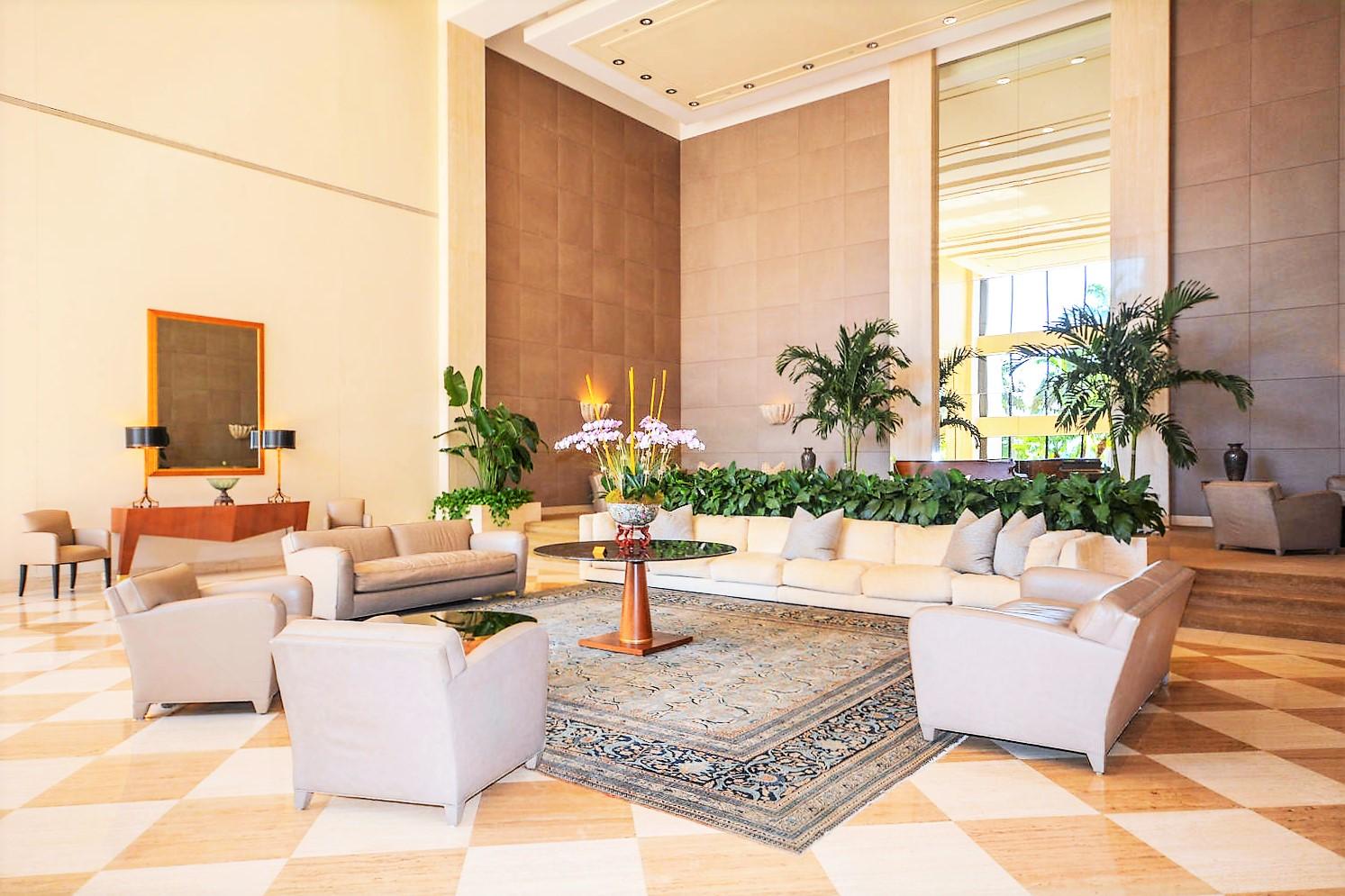 TRUMP PLAZA OF THE PALM B - Residential