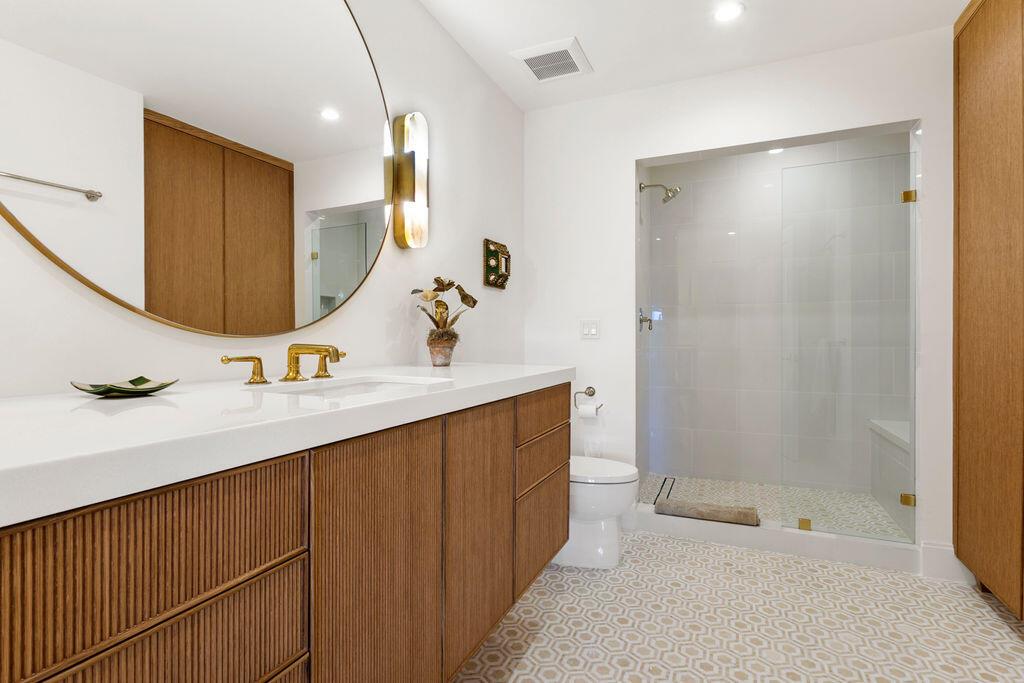 THREE HUNDRED OCEAN BLVD - Residential