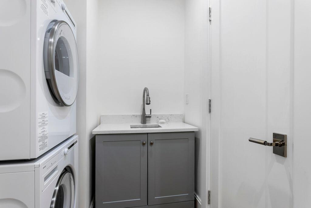 THREE HUNDRED OCEAN BLVD - Residential