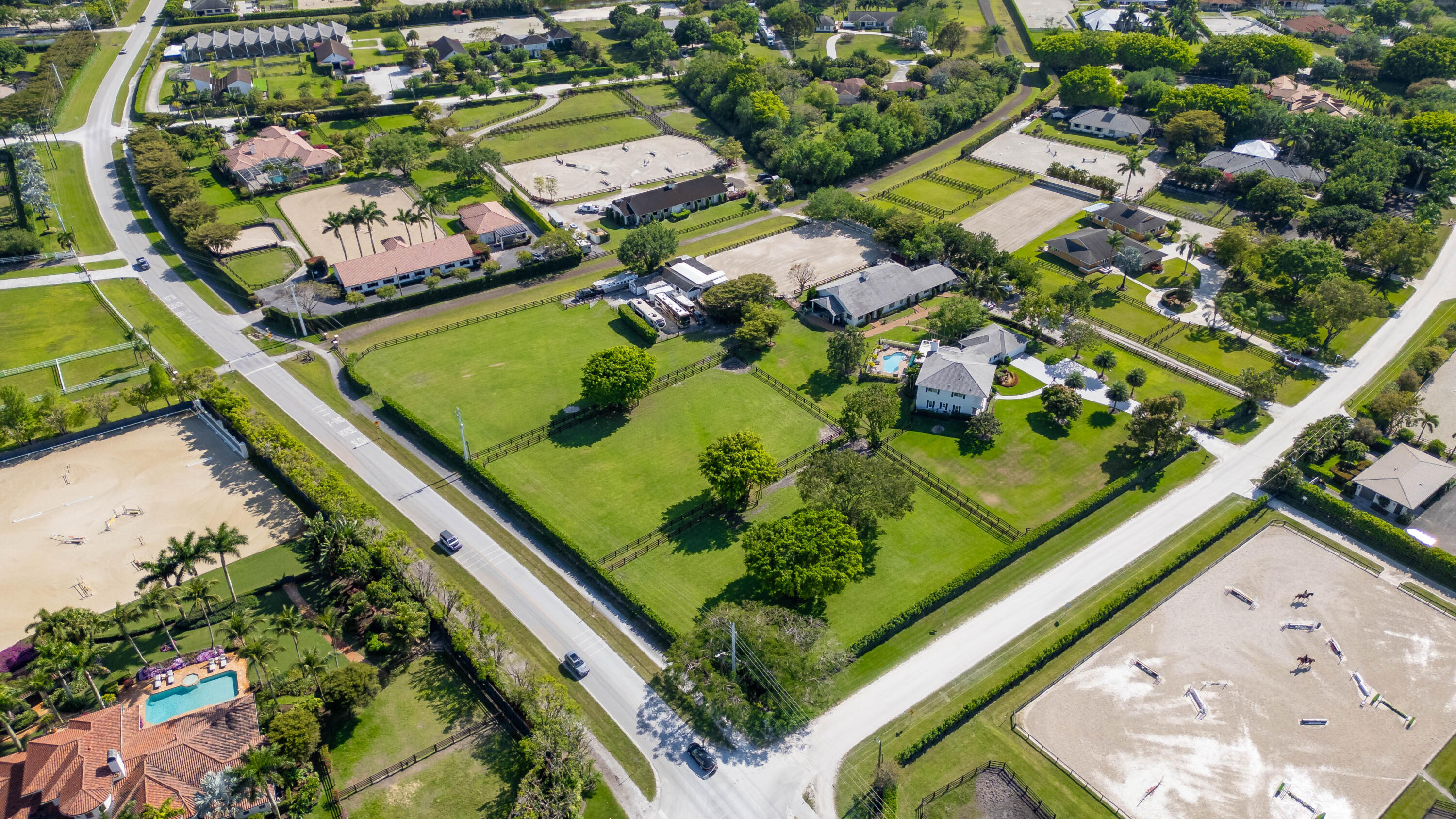 SADDLE TRAIL PARK OF WELLINGTON - Residential