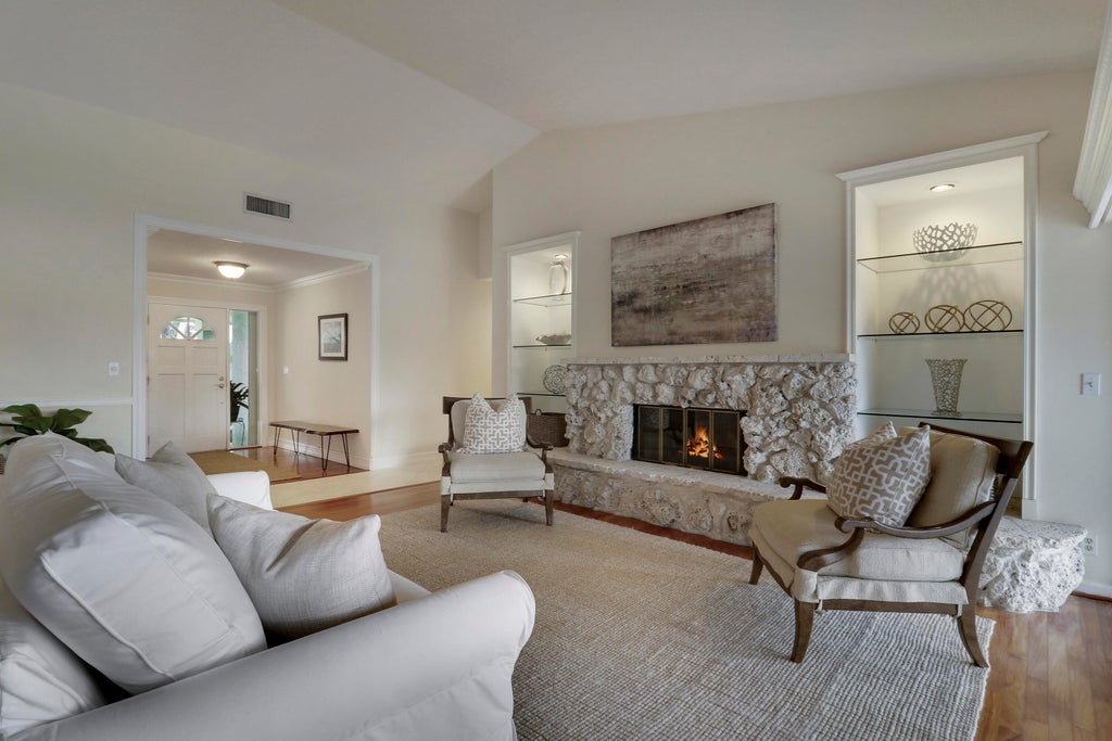 Photo of 6577 WOODLOCH Court, Jupiter, FL 33458 (MLS # B26073216)