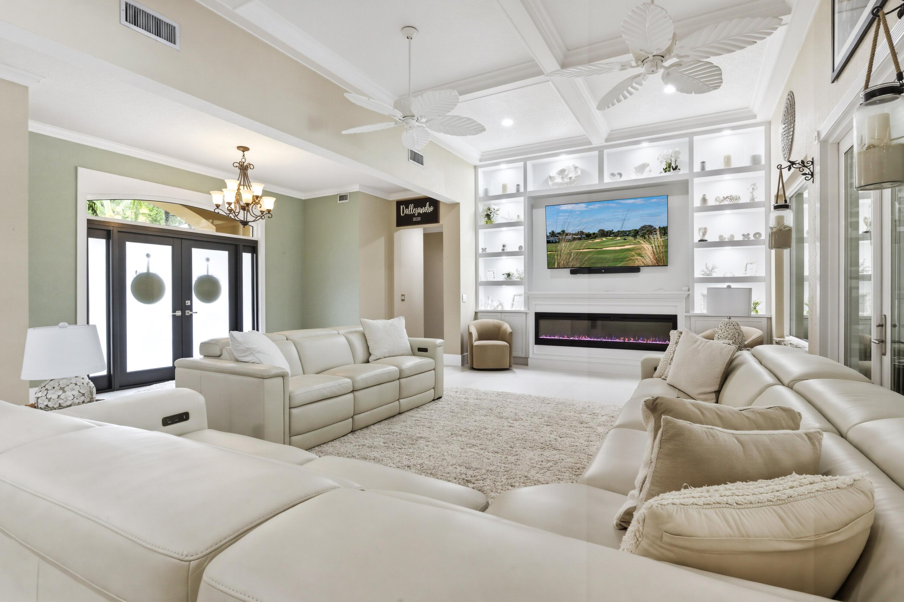 10114 Hunt Club Lane