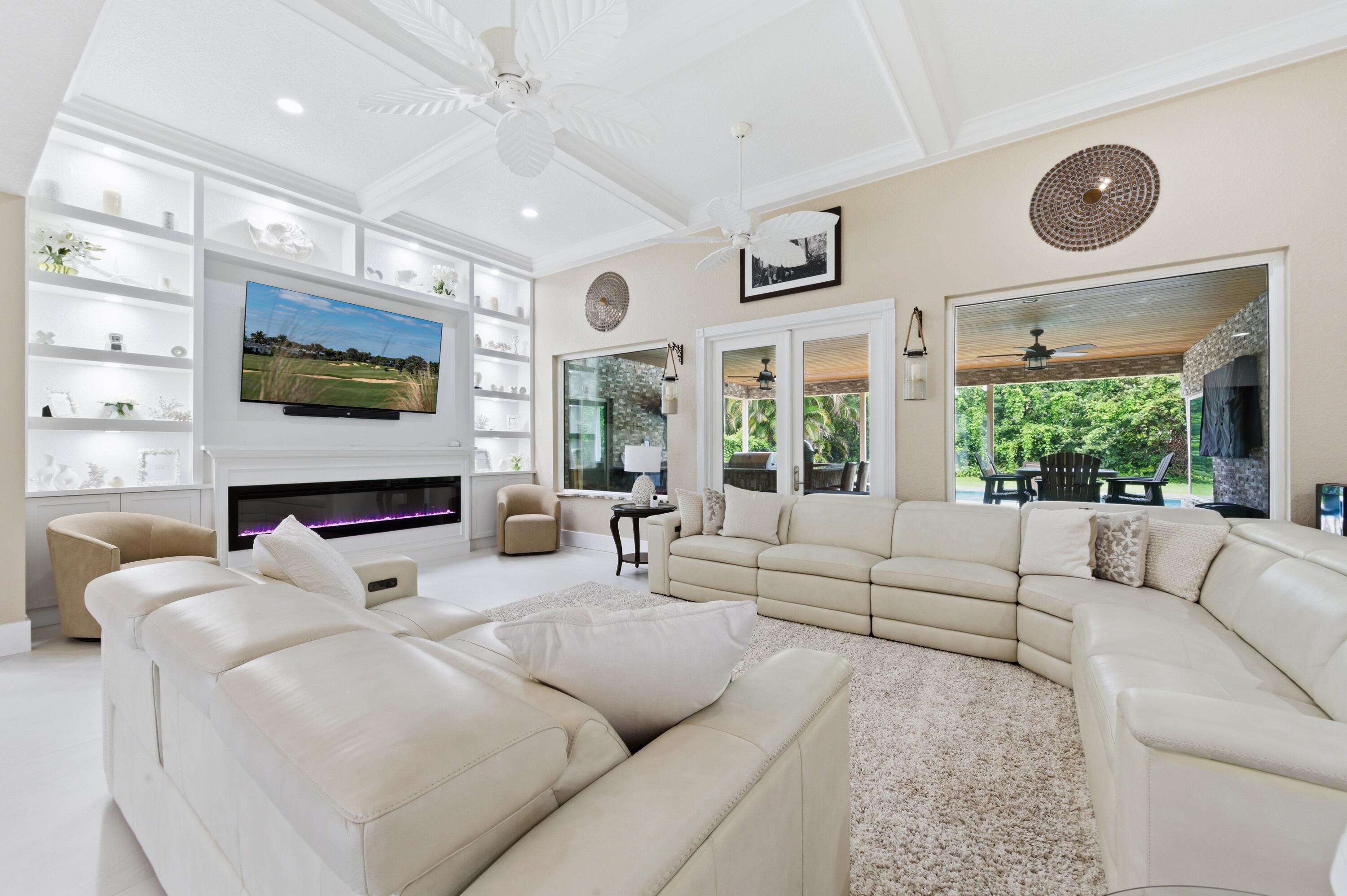 10114 Hunt Club Lane