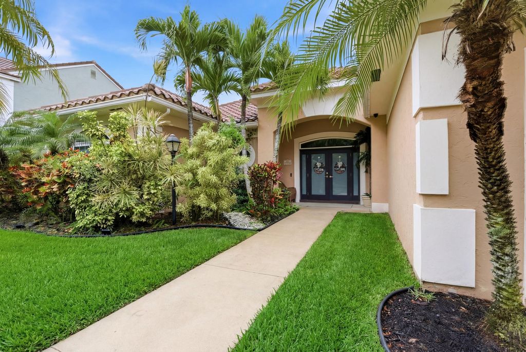 Photo of 10114 Hunt Club Lane, Palm Beach Gardens, FL 33418 (MLS # B26014256)