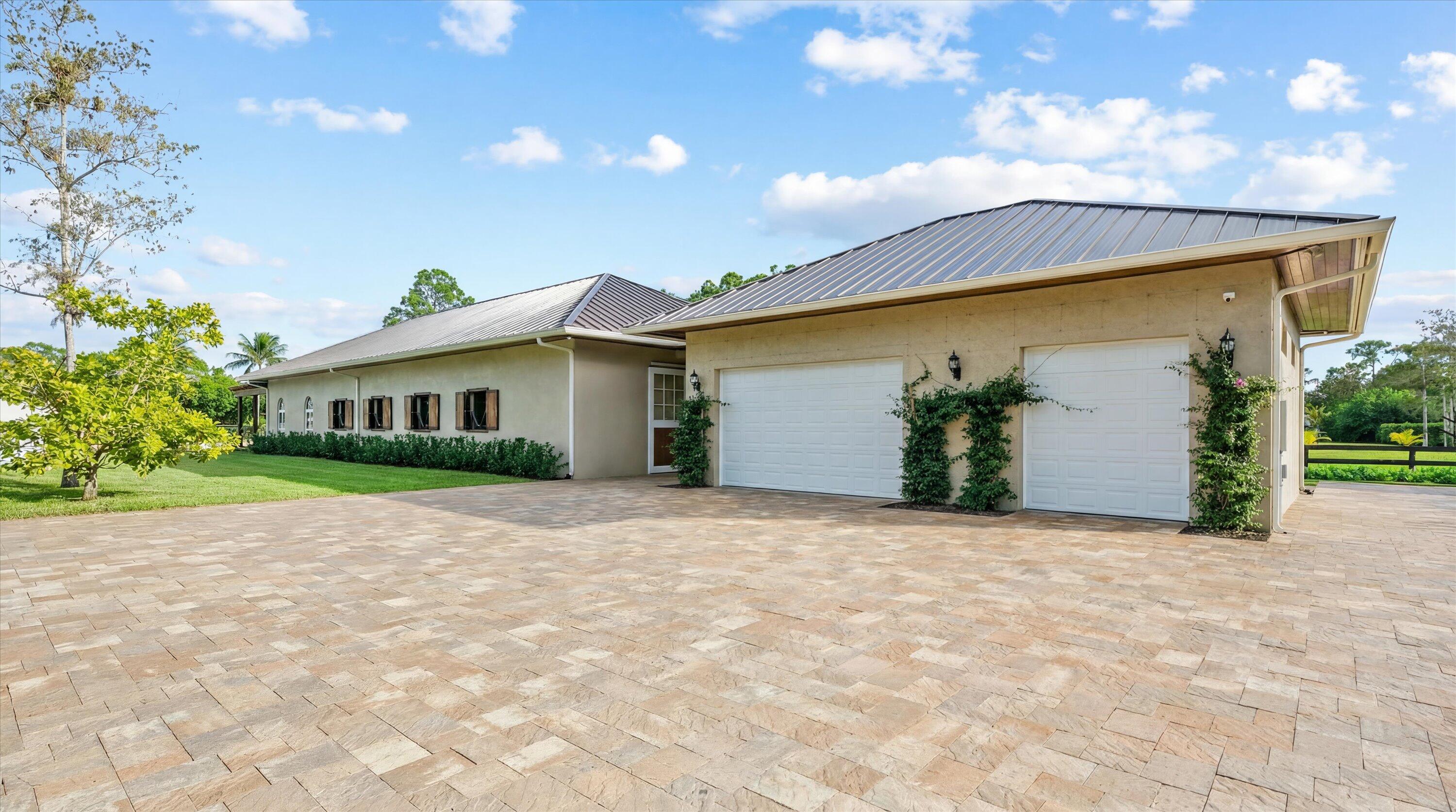 PADDOCK PARK 2 OF WELLINGTON - Residential