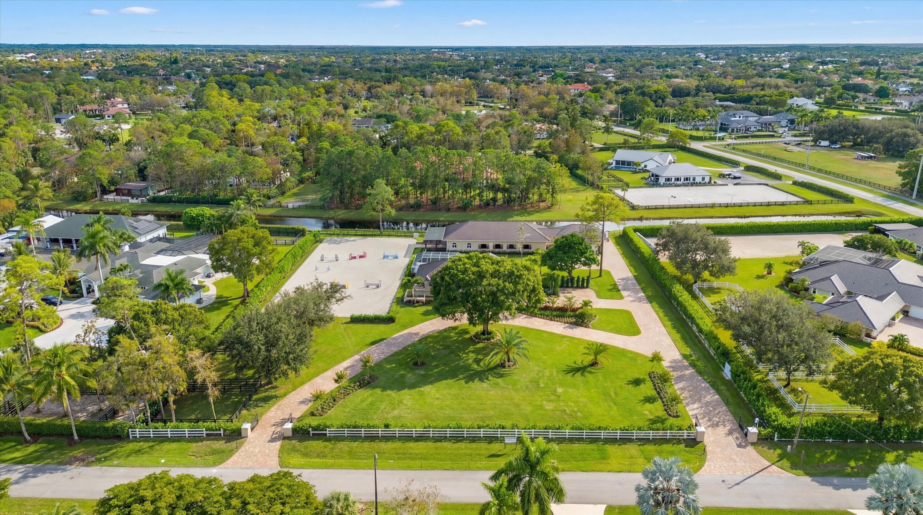 PADDOCK PARK 2 OF WELLINGTON - Residential