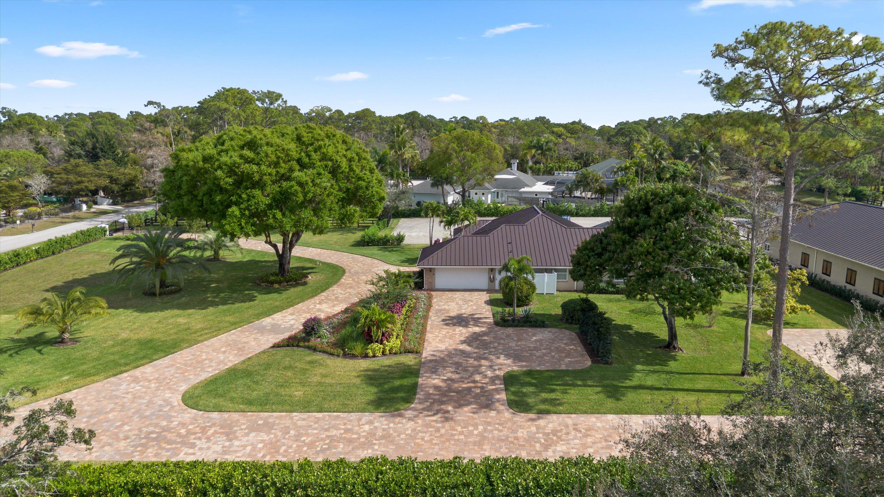 PADDOCK PARK 2 OF WELLINGTON - Residential