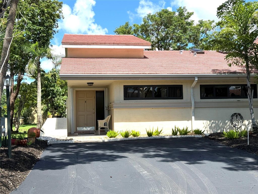 Photo of 712 SW 88th Terrace #712, Plantation, FL 33324 (MLS # F10519934)