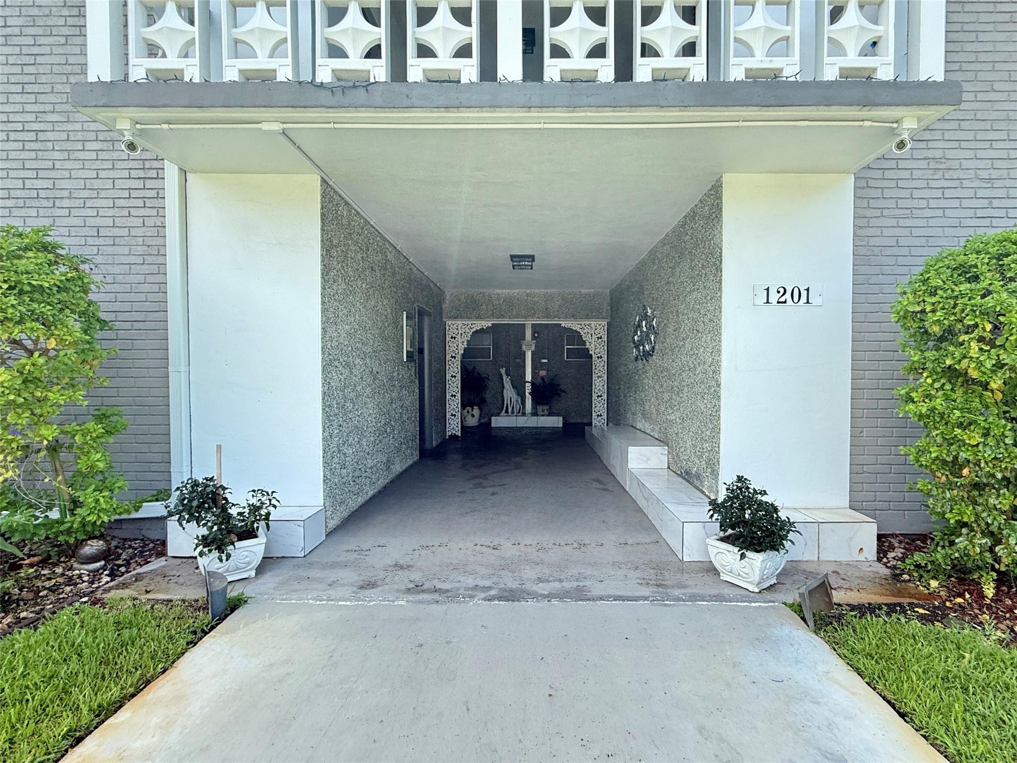1201 Hillcrest Ct 109