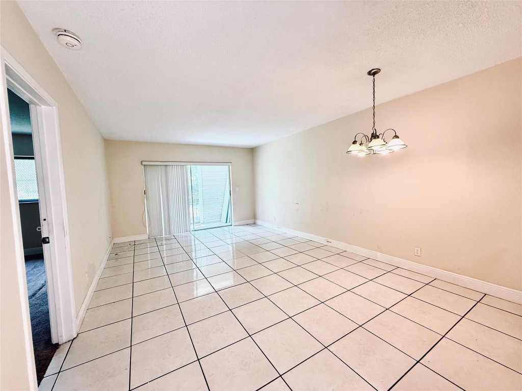 HILLCREST COUNTRY CLUB AP - Residential