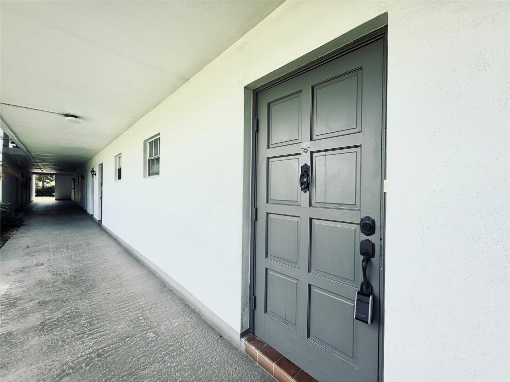 HILLCREST COUNTRY CLUB AP - Residential