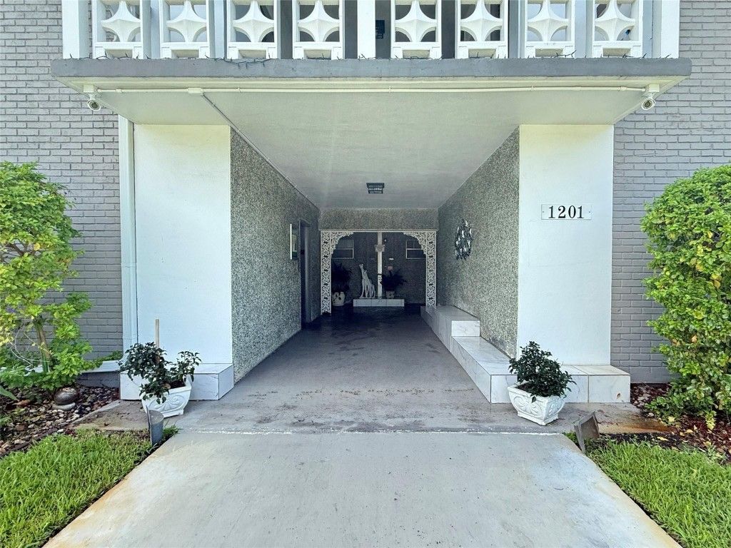 Photo of 1201 Hillcrest Court #109, Hollywood, FL 33021 (MLS # F10523226)