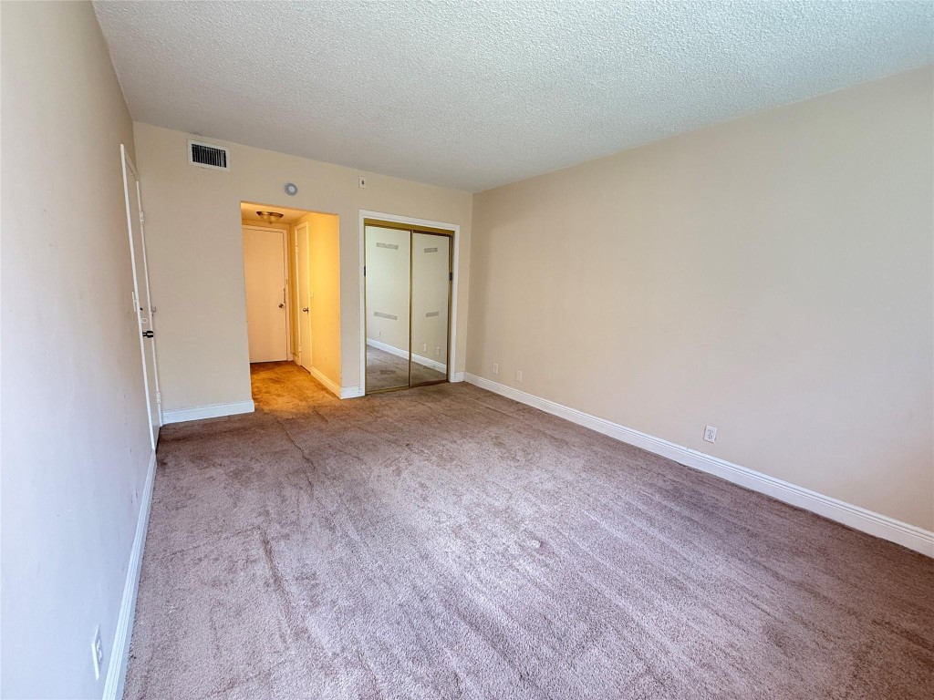 HILLCREST COUNTRY CLUB AP - Residential