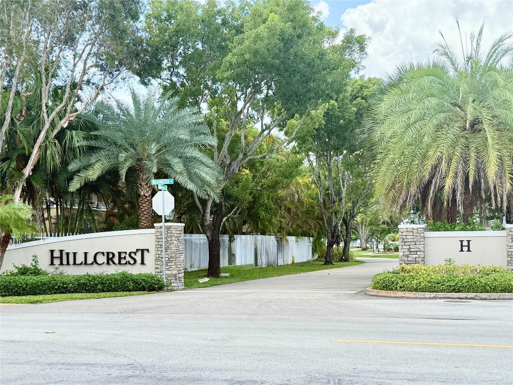 HILLCREST COUNTRY CLUB AP - Residential