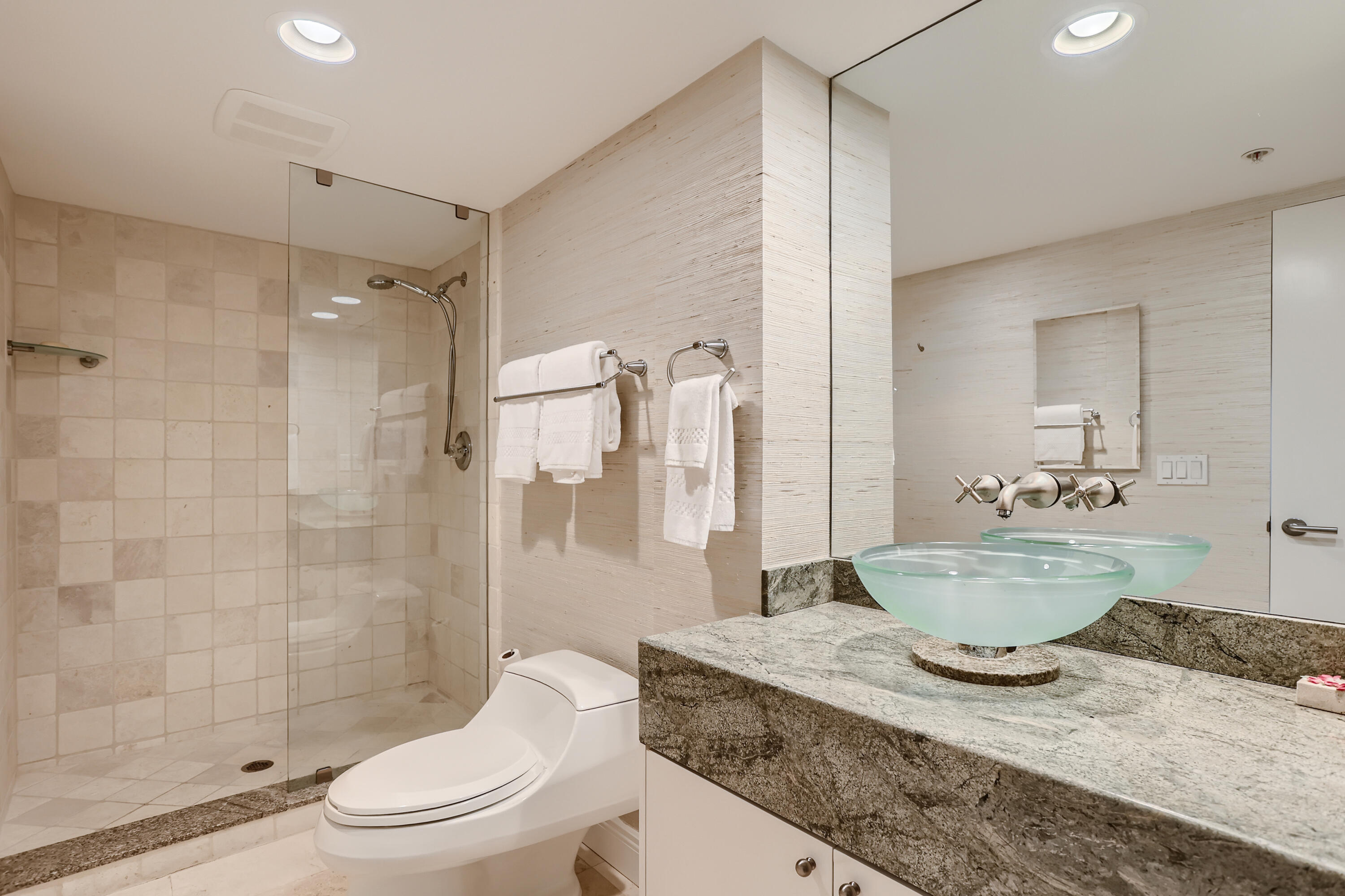 MAJESTIC TOWERS I CONDO - Residential Lease