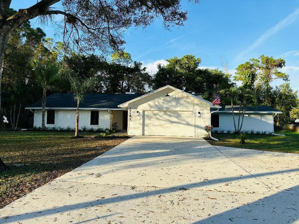 Photo of 17191 38th Road N, Loxahatchee, FL 33470 (MLS # R10947100)
