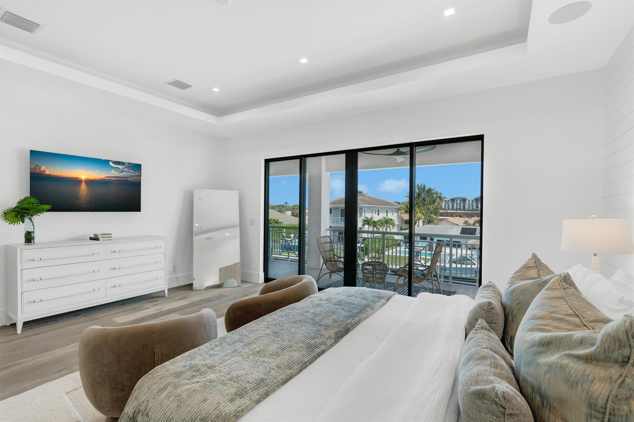 PIRATES COVE - Residential