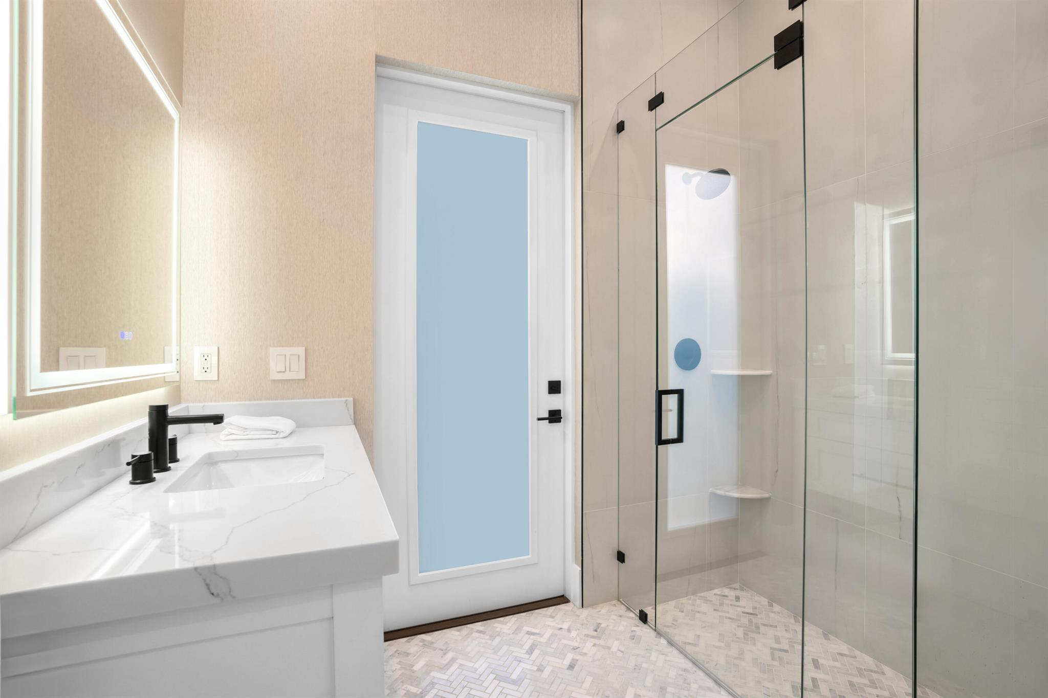 PIRATES COVE - Residential