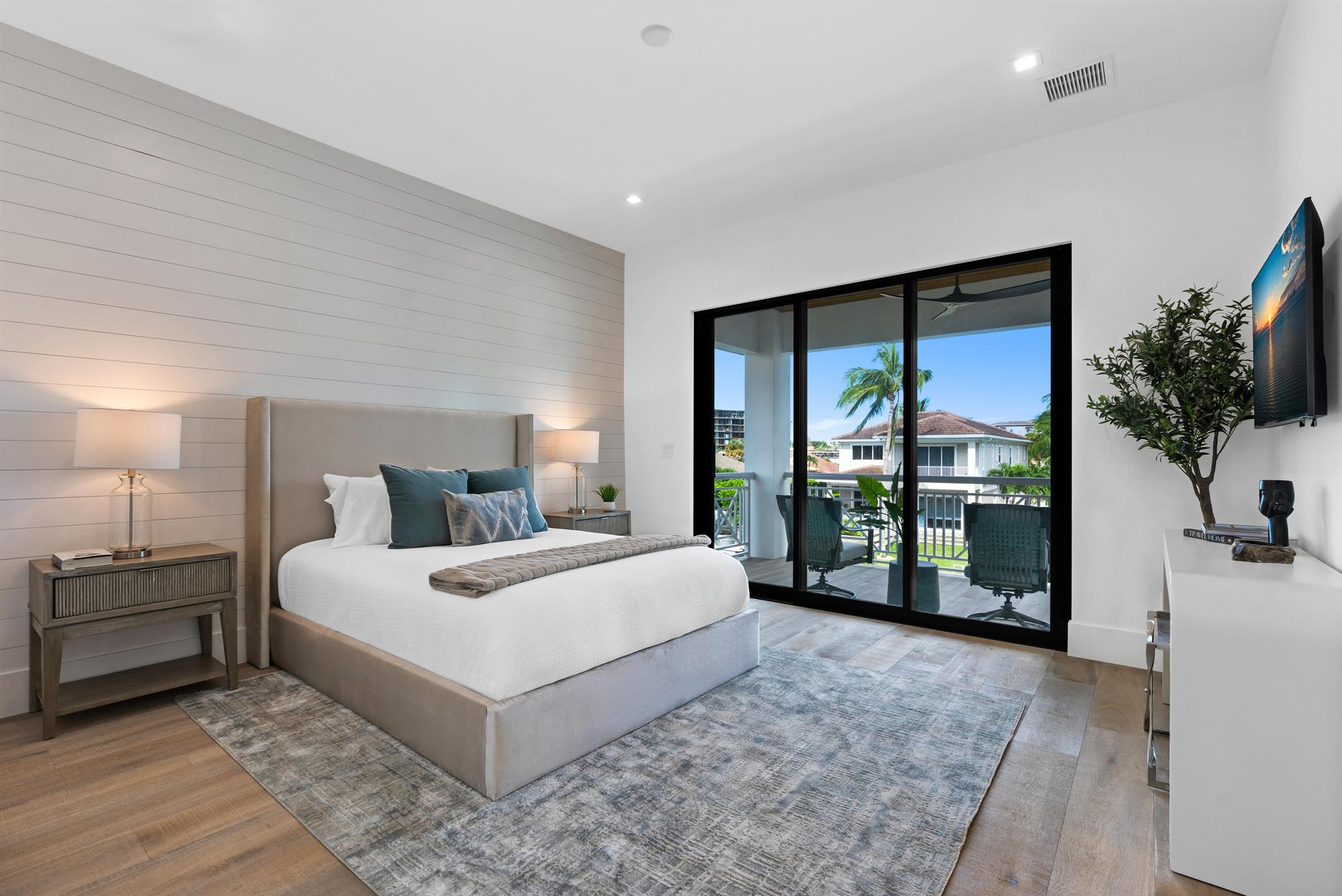 PIRATES COVE - Residential