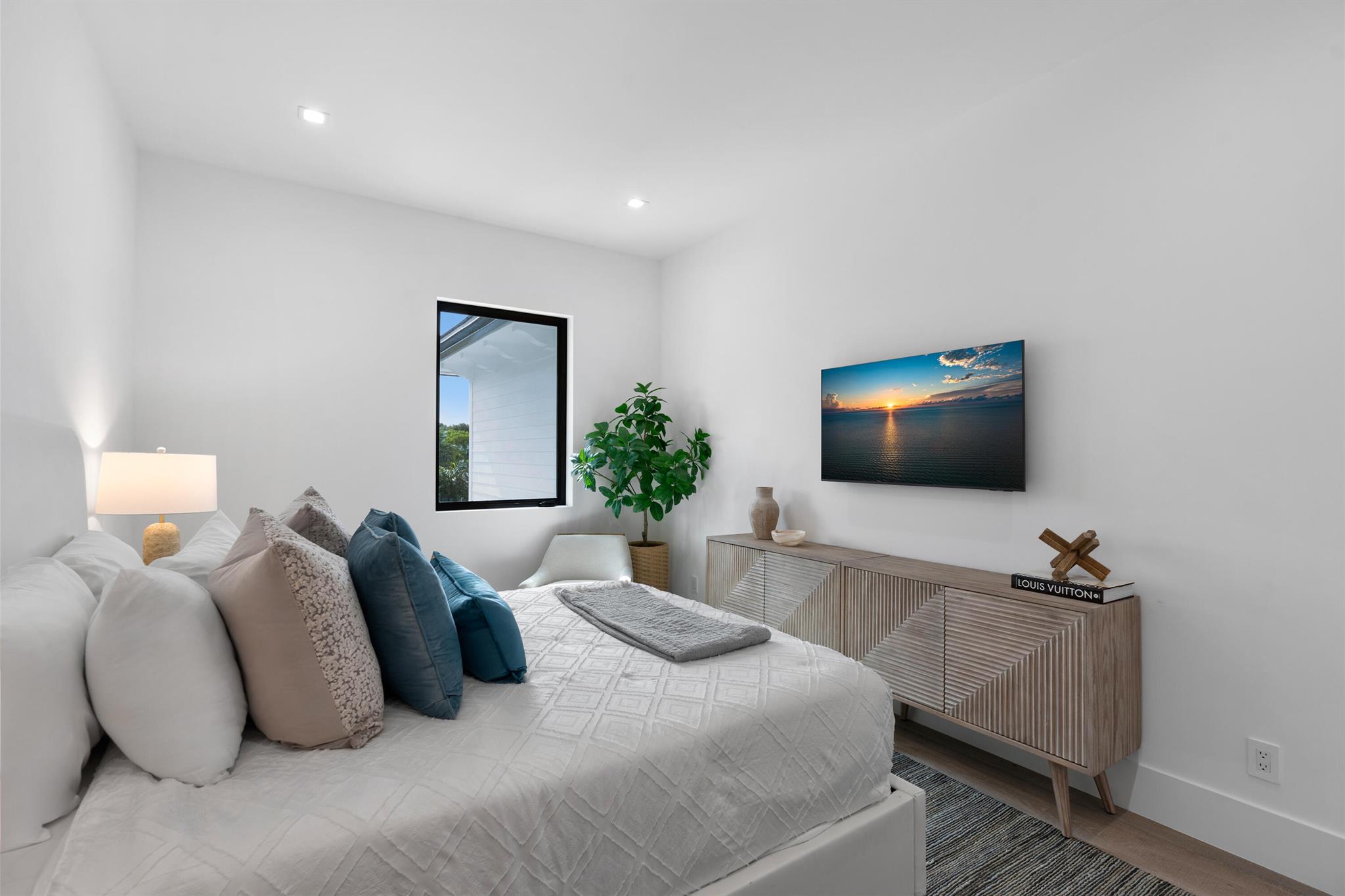 PIRATES COVE - Residential