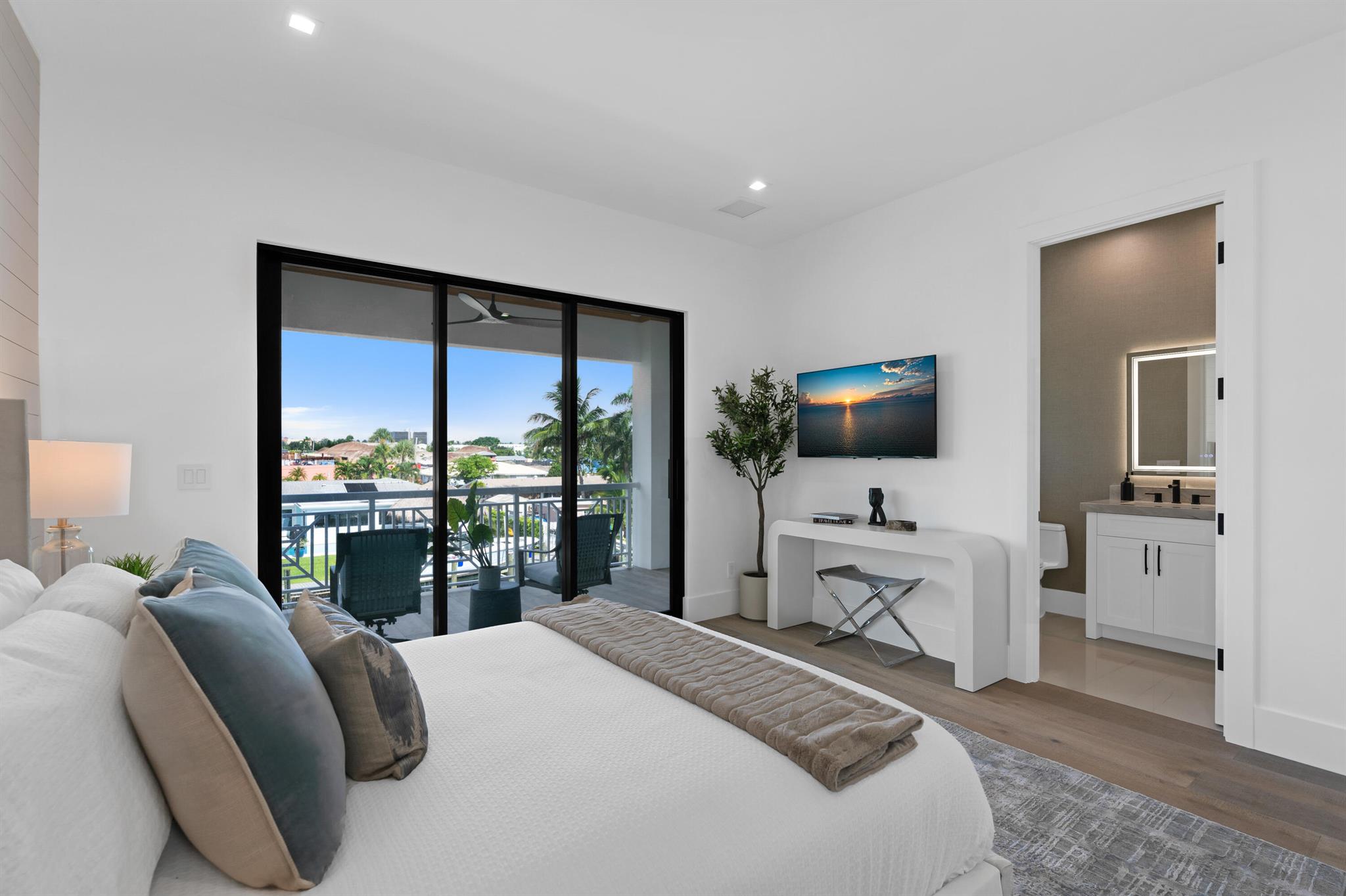 PIRATES COVE - Residential