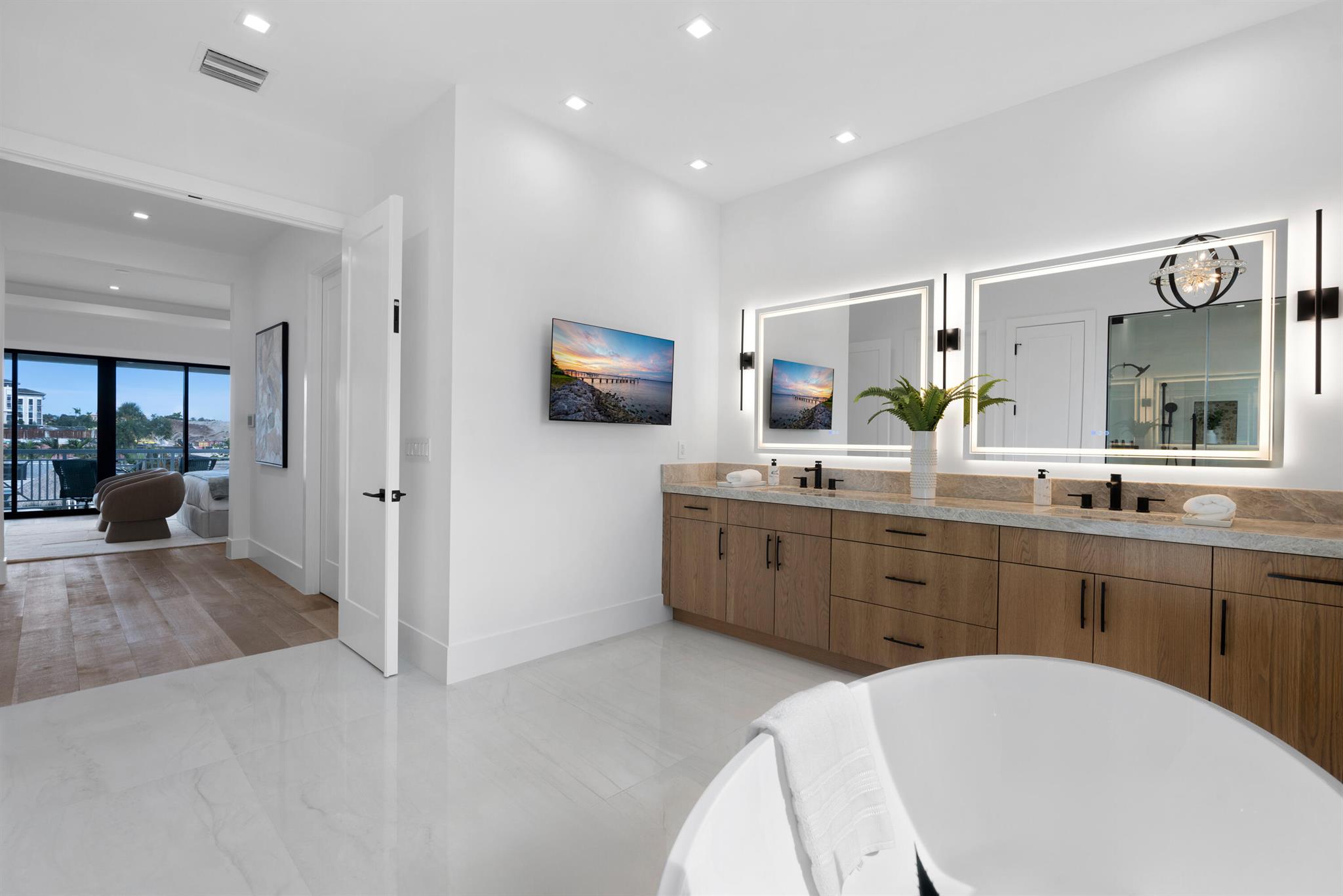 PIRATES COVE - Residential