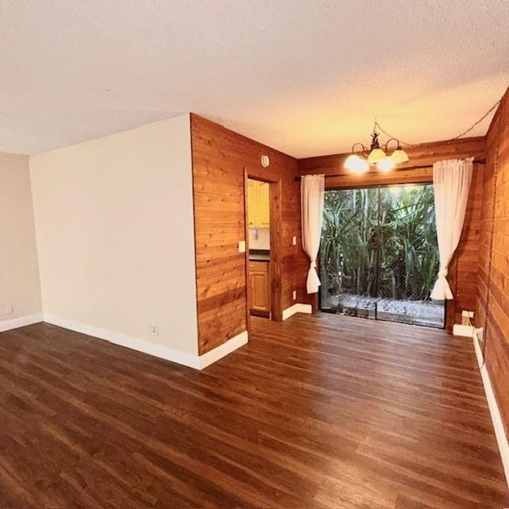 Photo of 1826 N Dixie Hwy #101, Fort Lauderdale, FL 33305 (MLS # F10535524)