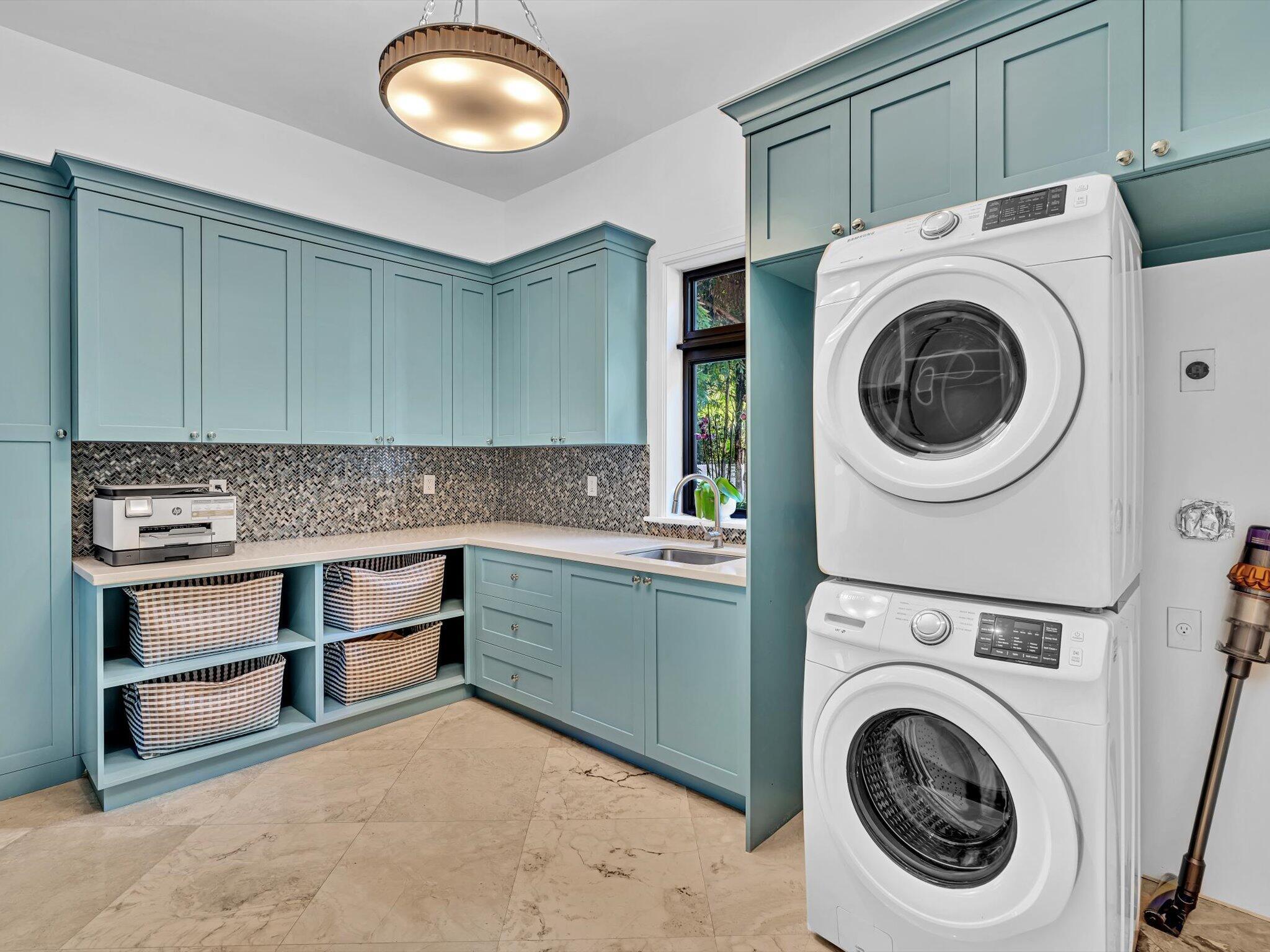 SNAPPER CREEK LAKES - Residential