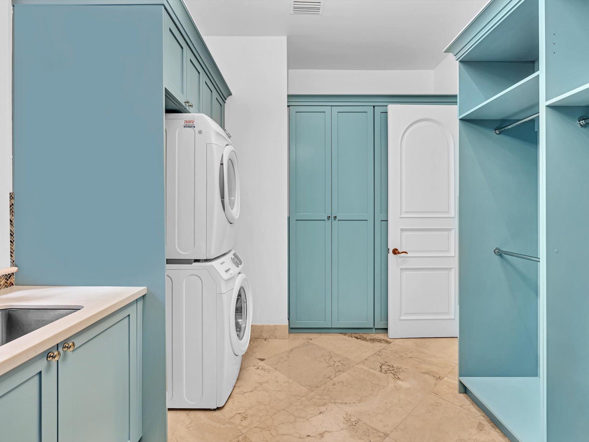 SNAPPER CREEK LAKES - Residential