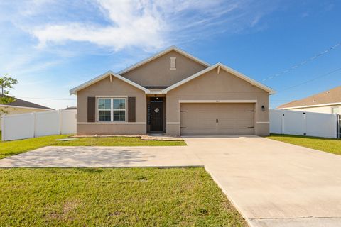 FHA Qualifying Properties in Florida's Treasure Coast 43 567 SW Paar Drive Port St Lucie FL 34953