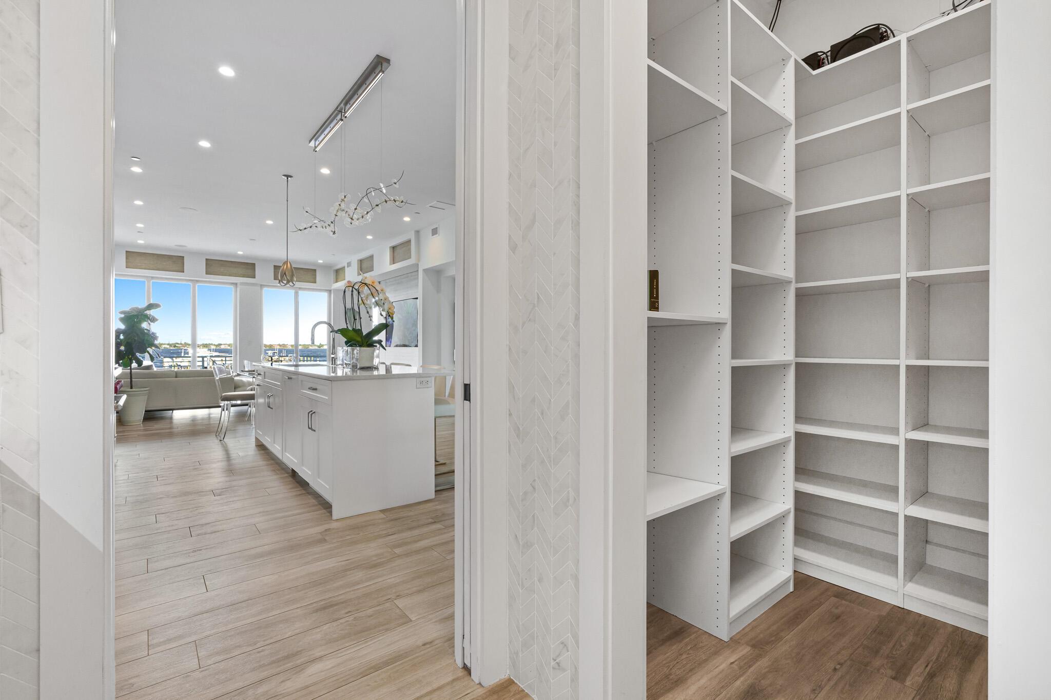 RIVER HOUSE STUART  A CON - Residential