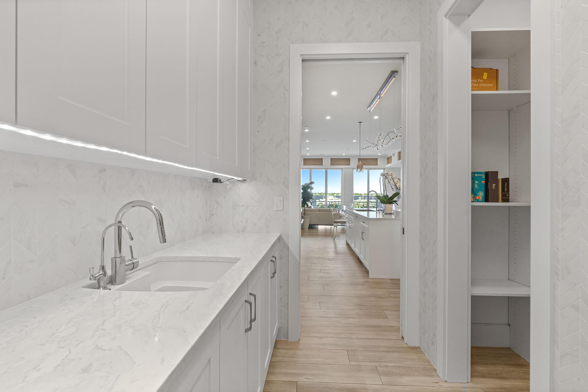 RIVER HOUSE STUART  A CON - Residential