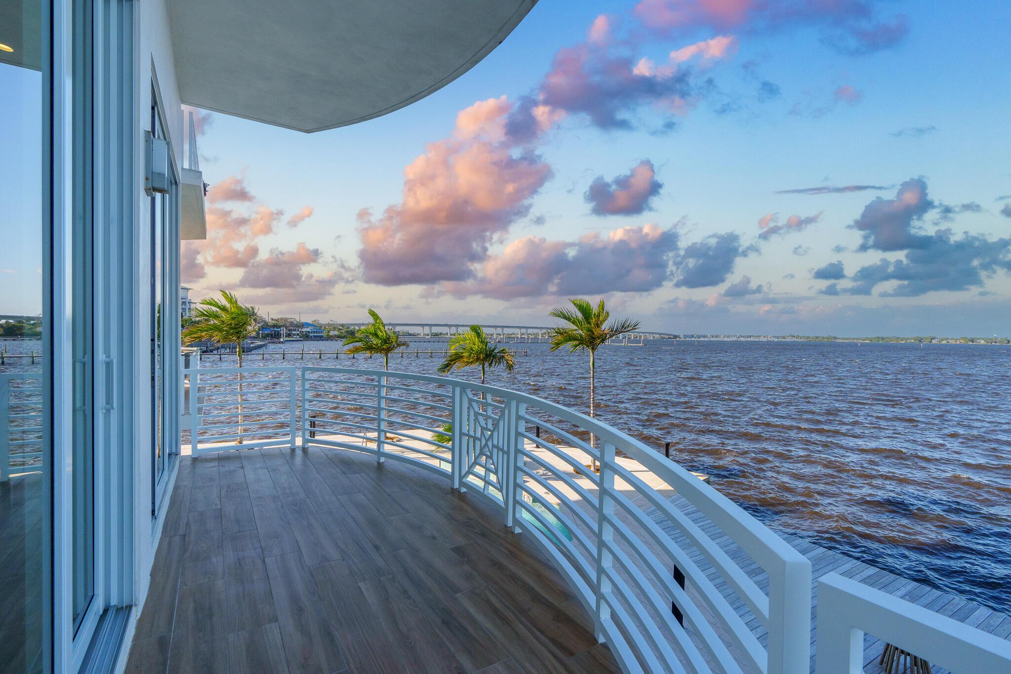 RIVER HOUSE STUART  A CON - Residential