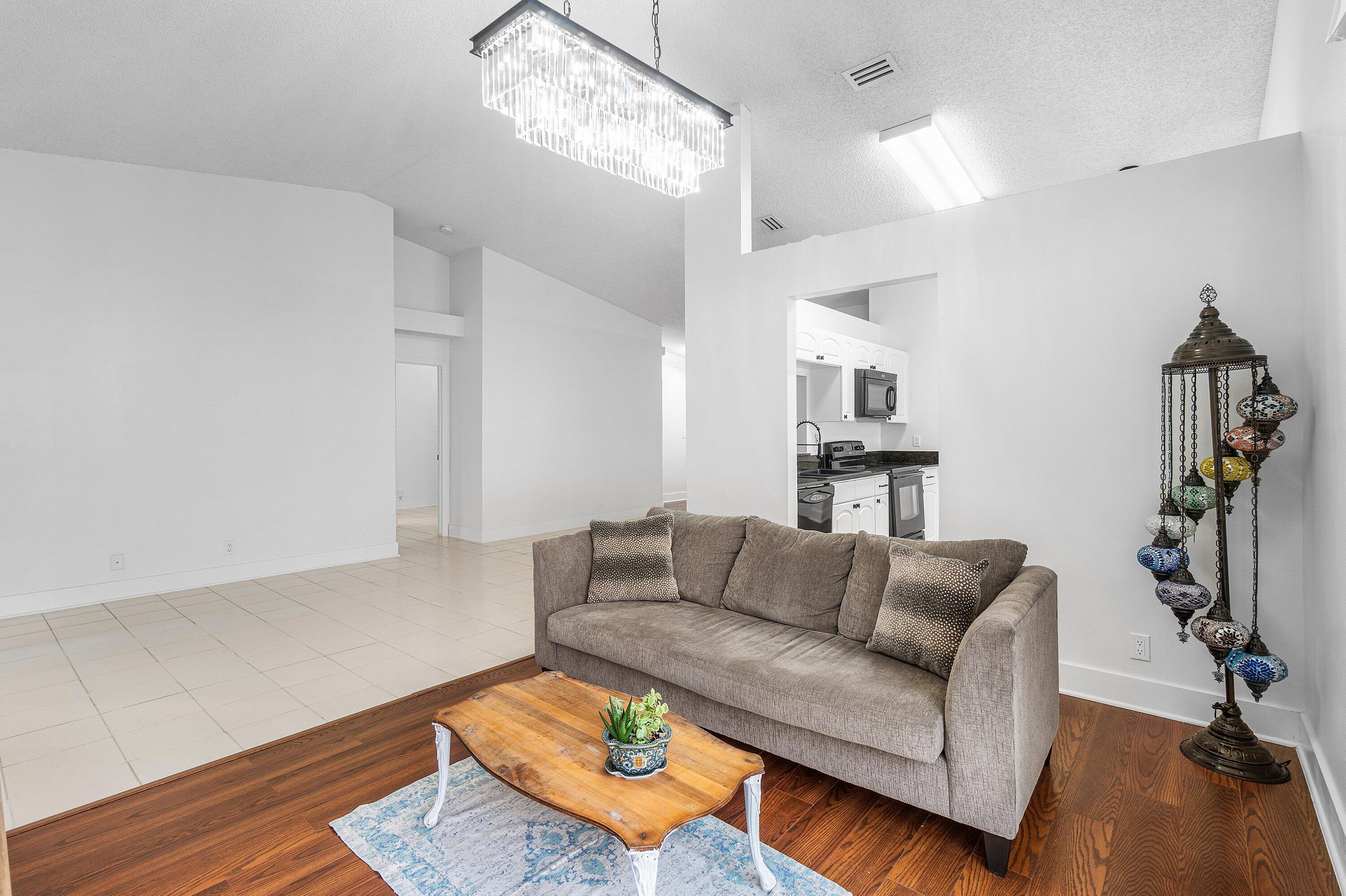 BOYNTON LAKES 6 - Residential