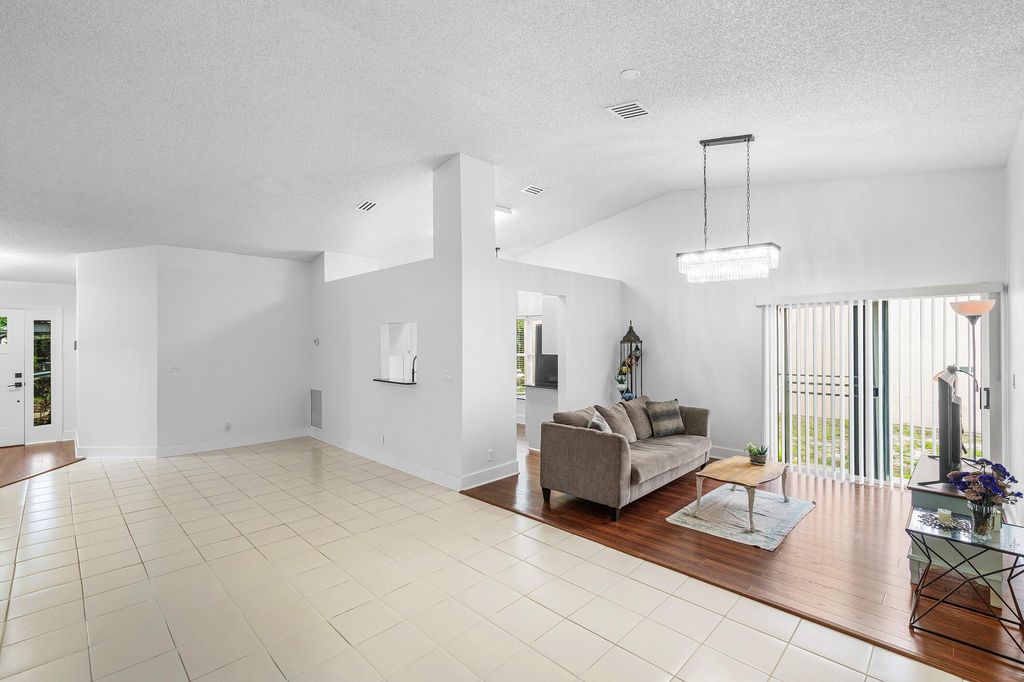 Photo of 14 Ripley Way, Boynton Beach, FL 33426 (MLS # B26018331)