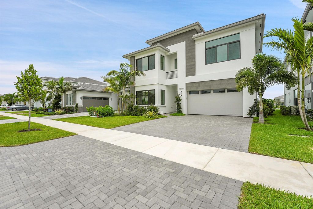 Photo of 10030 Bird Watch Way, Palm Beach Gardens, FL 33412 (MLS # R11125081)
