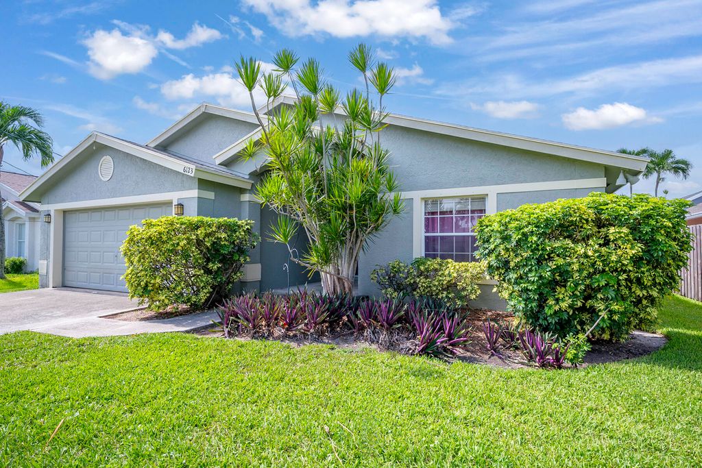 Photo of 6123 Dania Street, Jupiter, FL 33458 (MLS # R11009081)