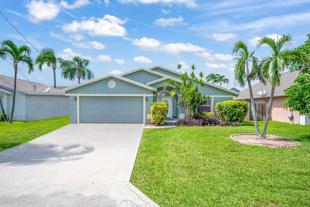 Photo of 6123 Dania Street, Jupiter, FL 33458 (MLS # R11009081)